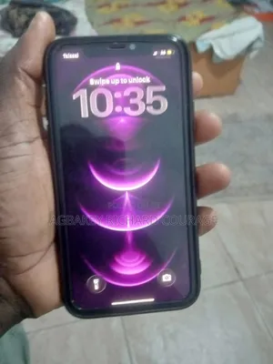 Apple iPhone 11 64 GB Red