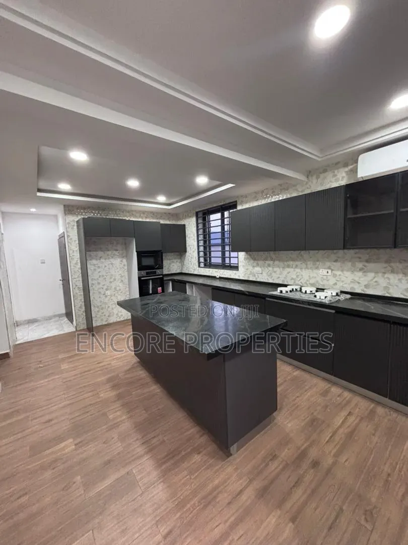 5bdrm House in East Legon for rent