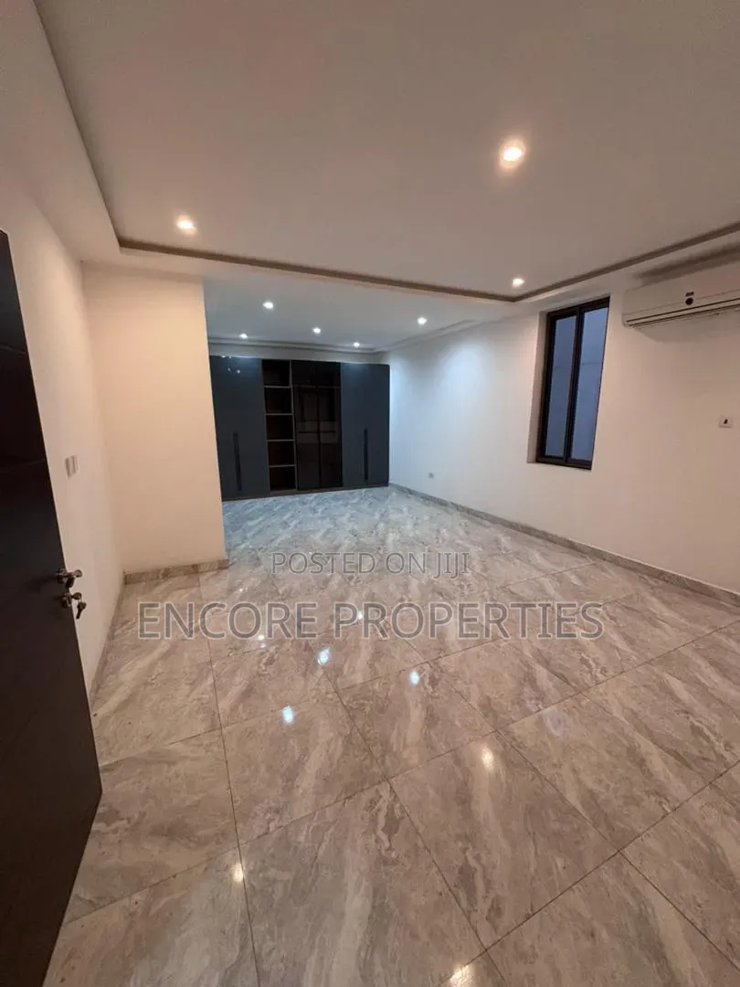 5bdrm House in East Legon for rent