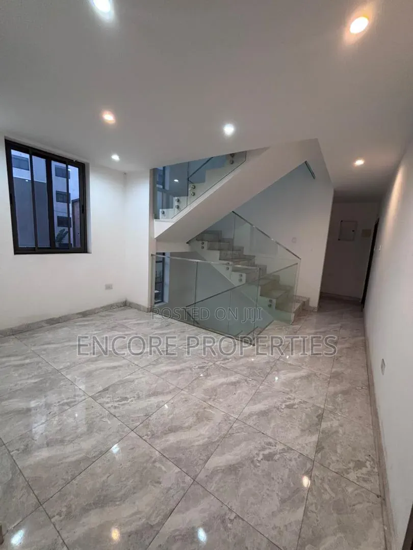 5bdrm House in East Legon for rent