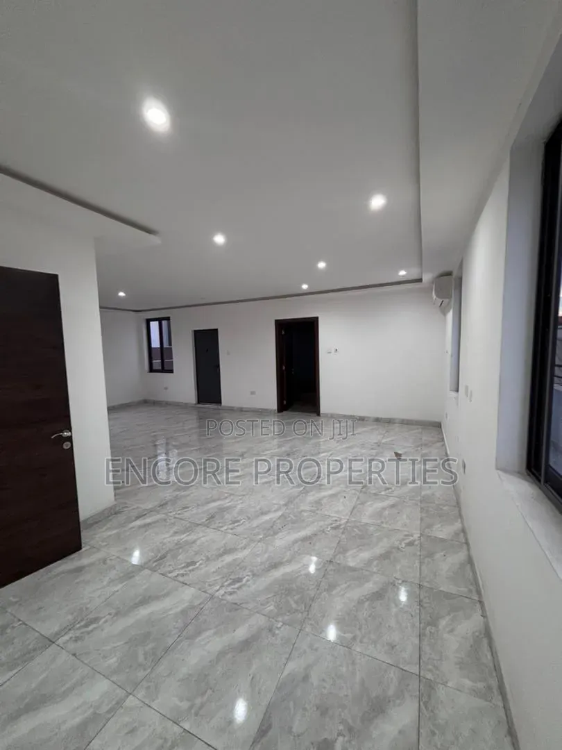 5bdrm House in East Legon for rent