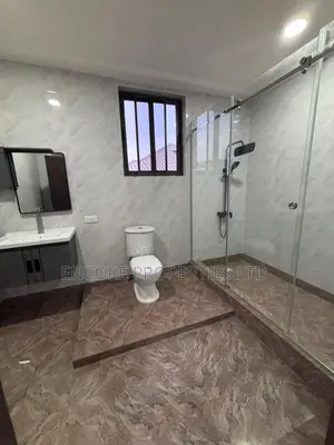 5bdrm House in East Legon for rent