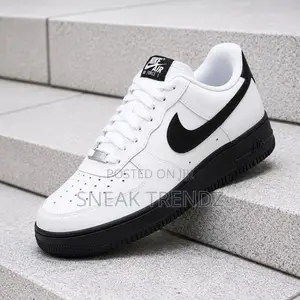 Nike Air Force 1