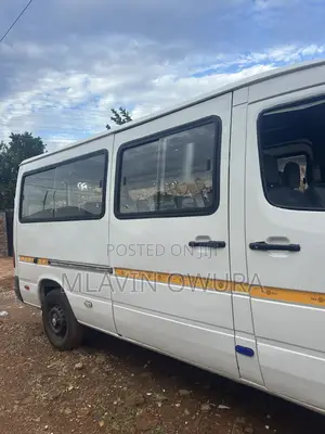 Mercedes-Benz Sprinter 2001 White