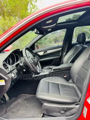 Mercedes-Benz C250 2014 Red