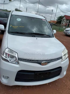 Toyota Sienta 1.5 AWD 2013 White