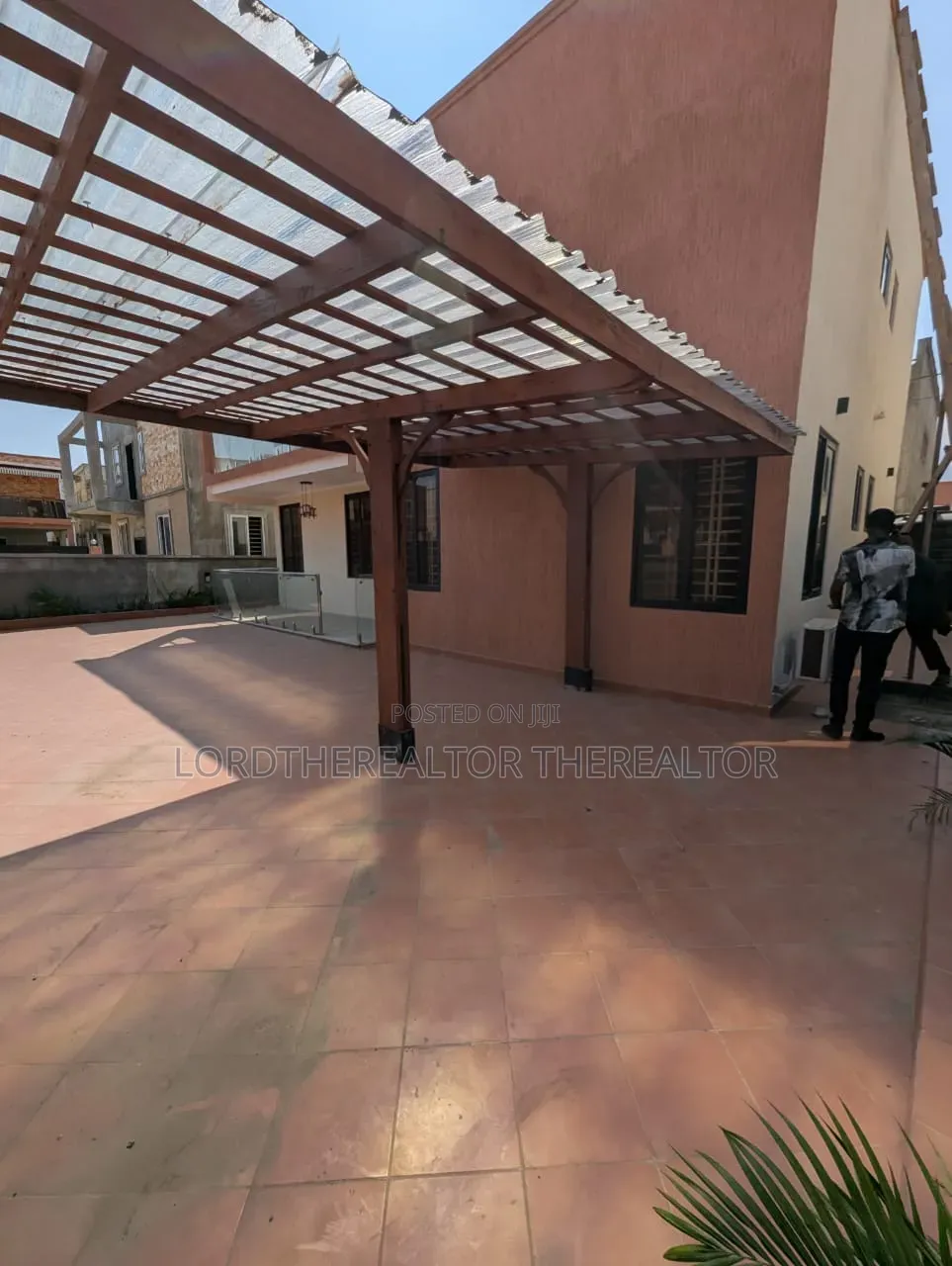 3bdrm Duplex in The Mall for rent