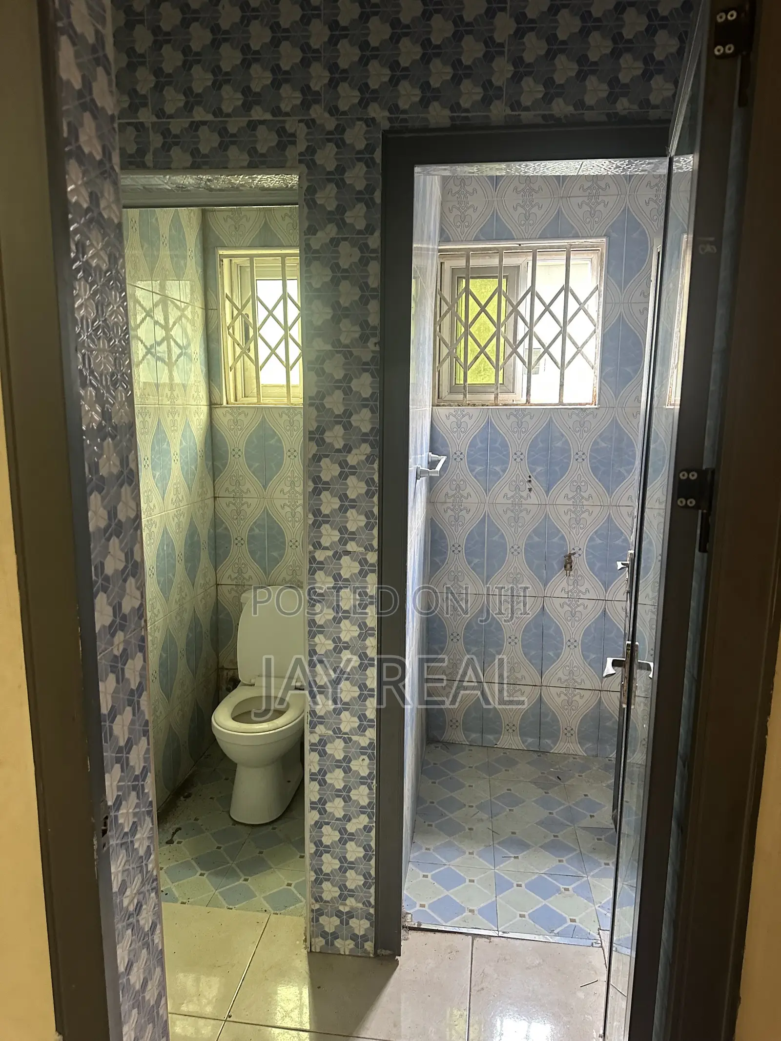 5bdrm Apartment in Jay Real Estate, Kasoa for rent