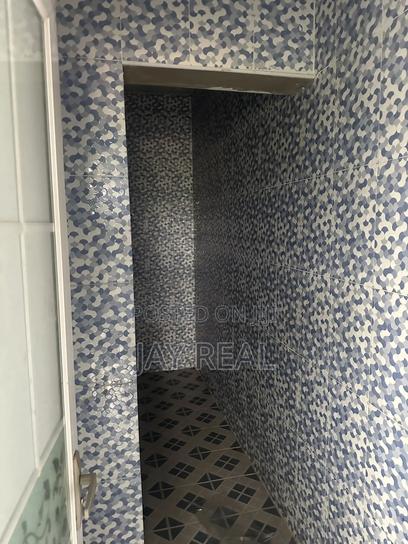 5bdrm Apartment in Jay Real Estate, Kasoa for rent