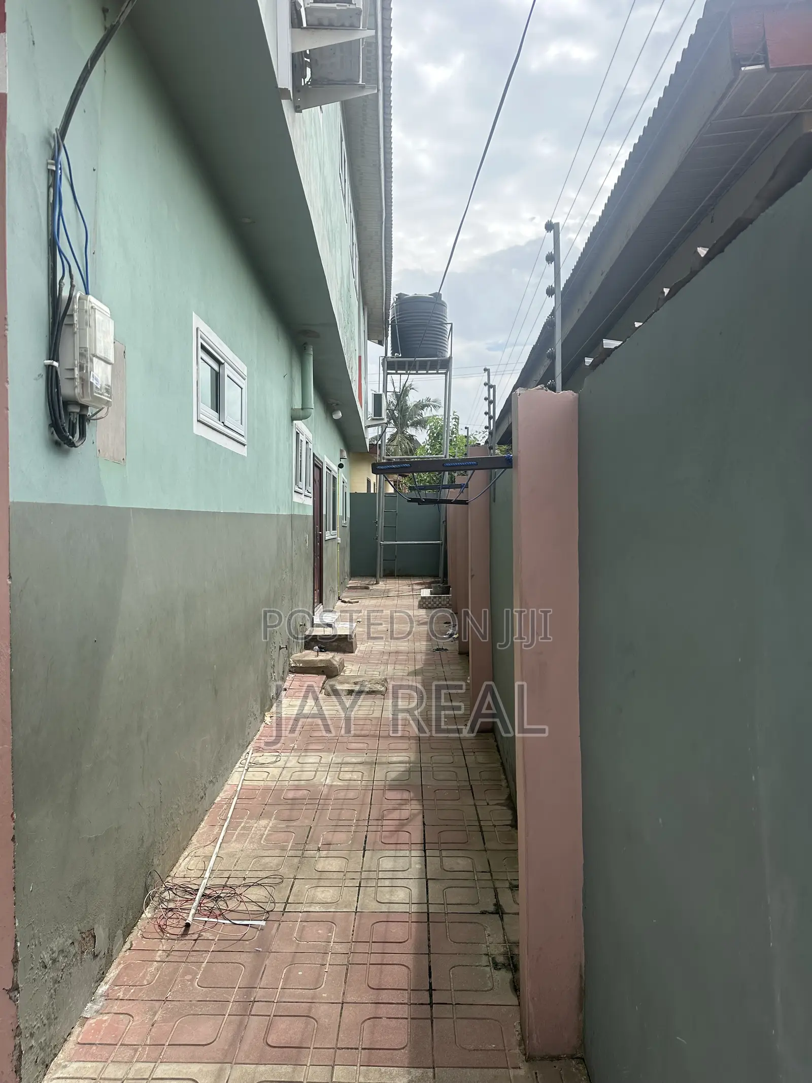 5bdrm Apartment in Jay Real Estate, Kasoa for rent