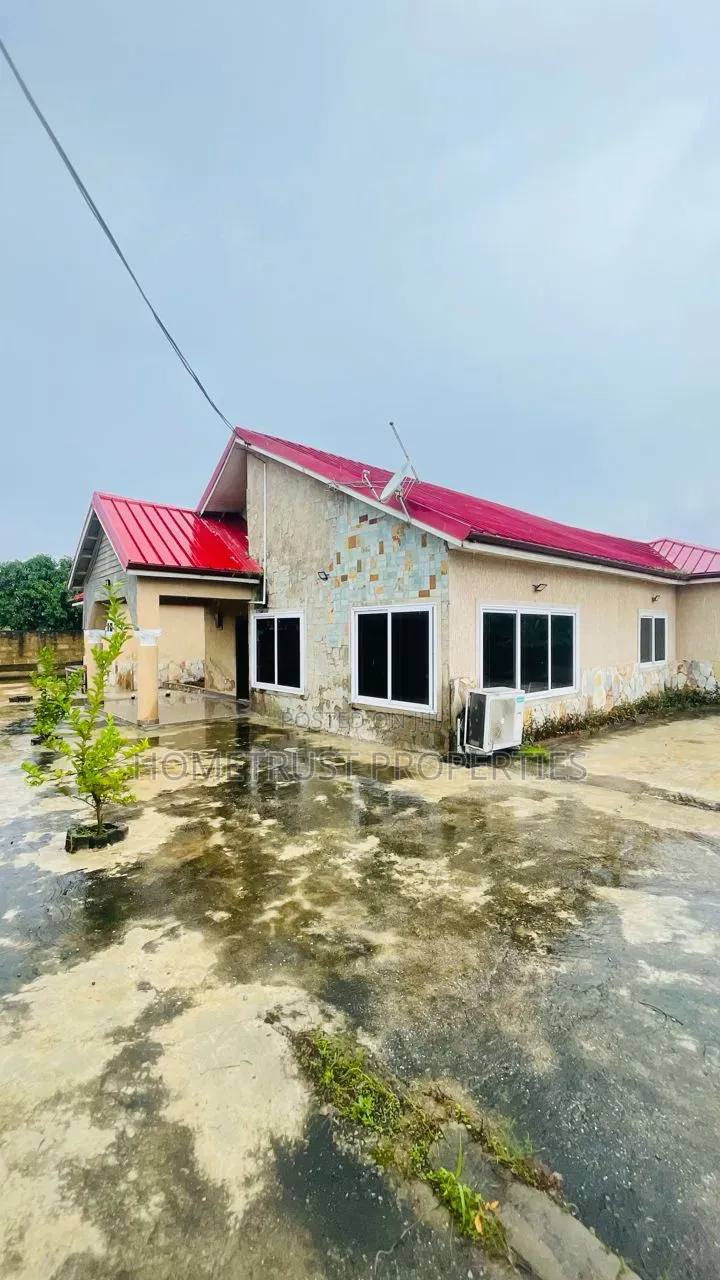4bdrm House in Amasaman Opah for sale