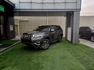 Toyota Land Cruiser Prado 4.0 2022 Gray