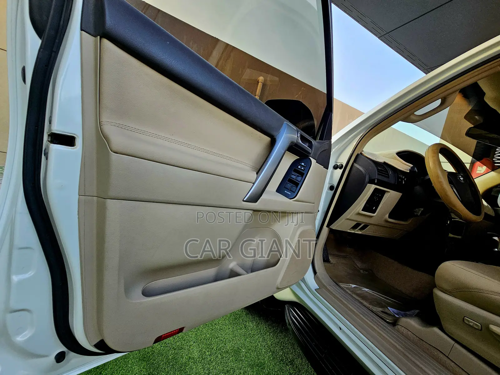 Toyota Land Cruiser Prado 4.0 Petrol GX-R 2022 White
