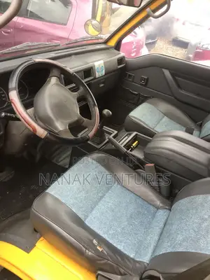 Mitsubishi L300 2007 Yellow