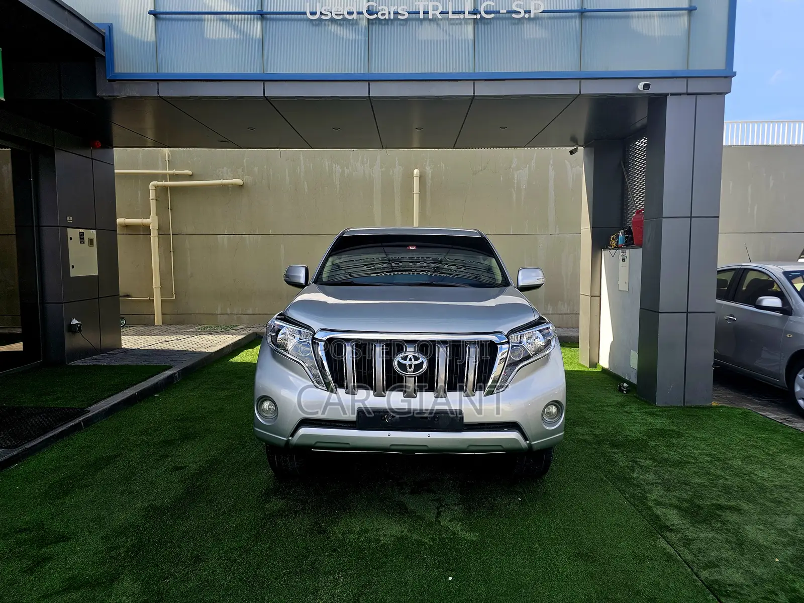 Toyota Land Cruiser Prado 4.0 Petrol GX-R 2015 Silver
