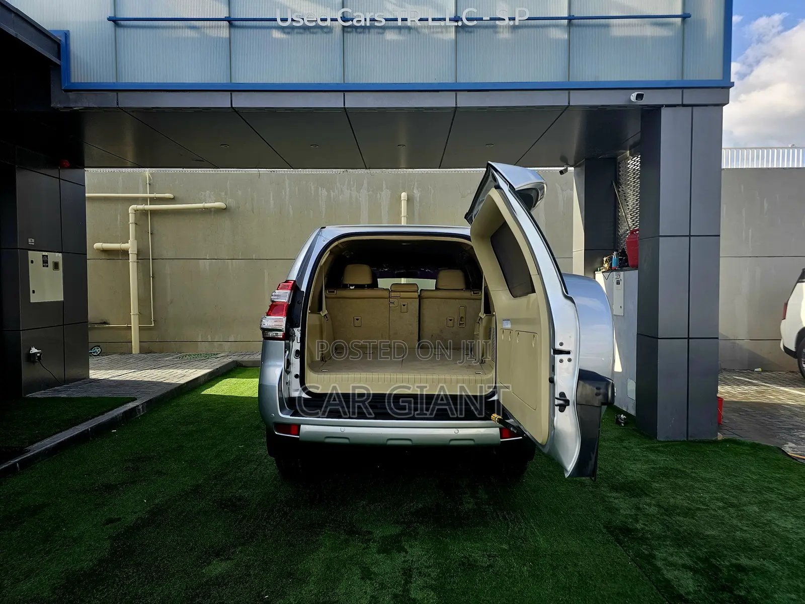 Toyota Land Cruiser Prado 4.0 Petrol GX-R 2015 Silver