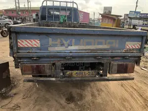 Hyundai Mighty 1