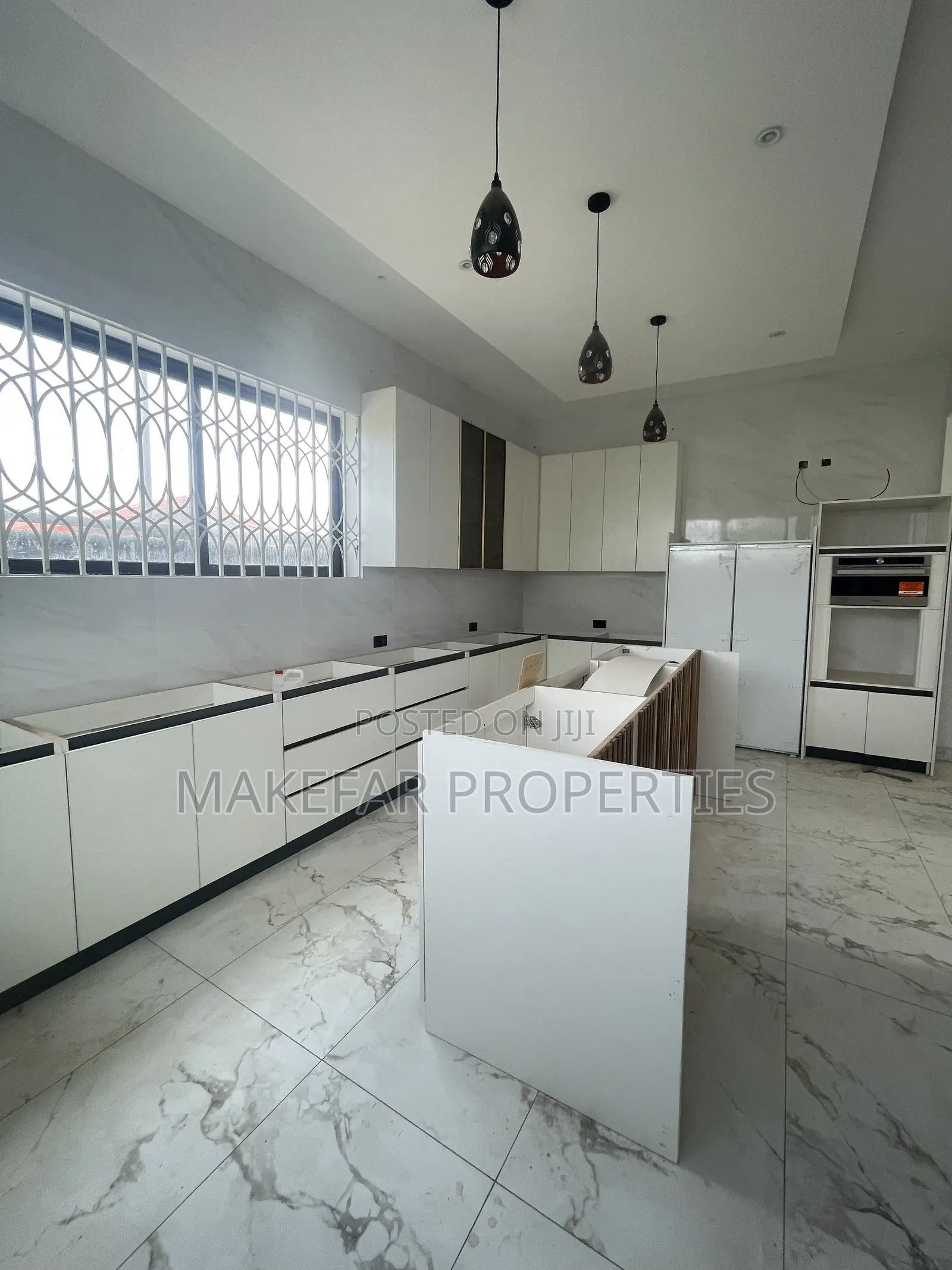 4bdrm House in Ashaley Botwe for sale