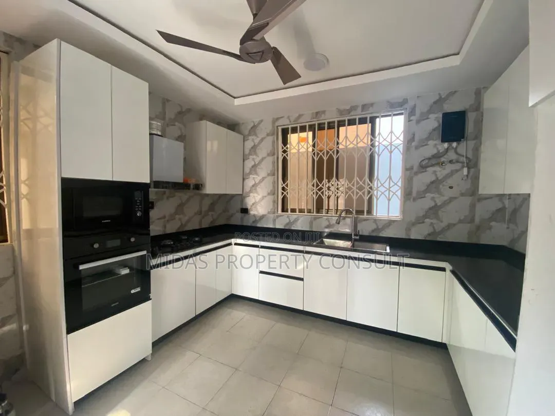 4bdrm House in Kwabenya Acp for sale