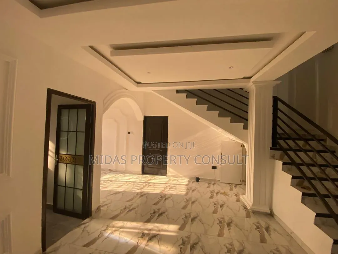 4bdrm House in Kwabenya Acp for sale