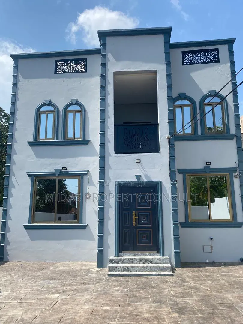4bdrm House in Kwabenya Acp for sale