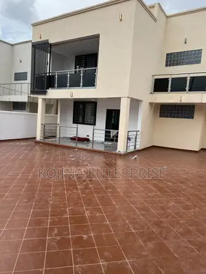 4bdrm Townhouse/Terrace in Daban New Site, Kumasi Metropolitan for sale