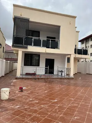 4bdrm Townhouse/Terrace in Daban New Site, Kumasi Metropolitan for sale