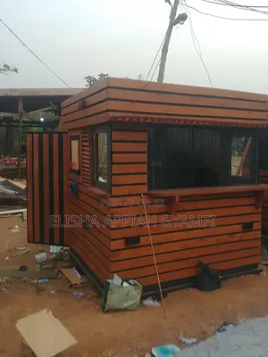 Modern 7×6ft Portable Wooden Shop -Movable Unit