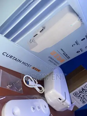 Intelligent Curtain Robot