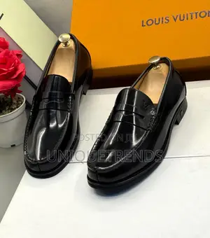 Executive Louis Vuitton Patent Leather Loafers (Black)