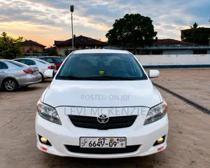 Toyota Corolla Base 4dr Sedan (1.8L 4cyl 5M) 2009 White