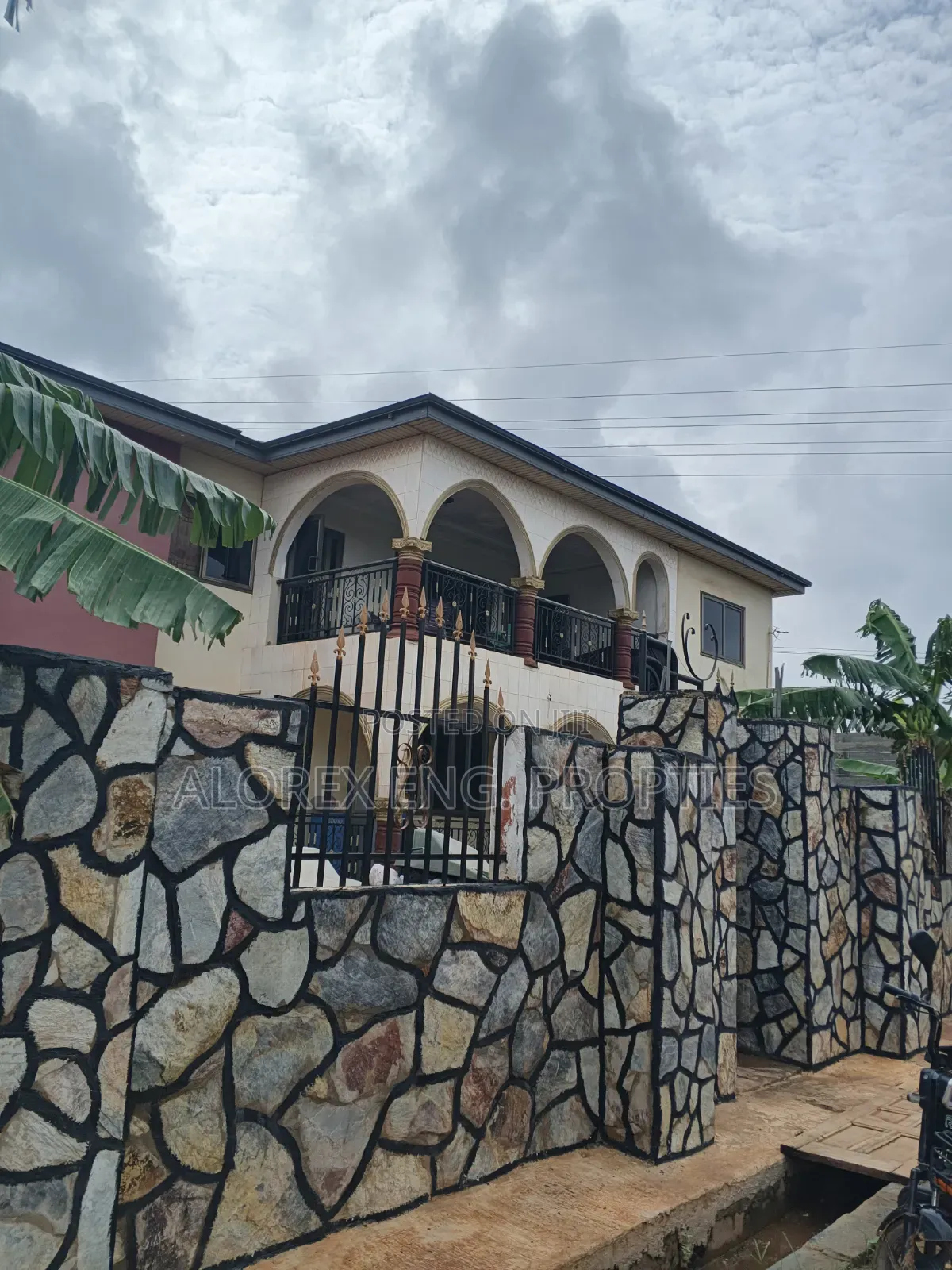 1bdrm Apartment in Adenta Amanfro, Frafraha for rent