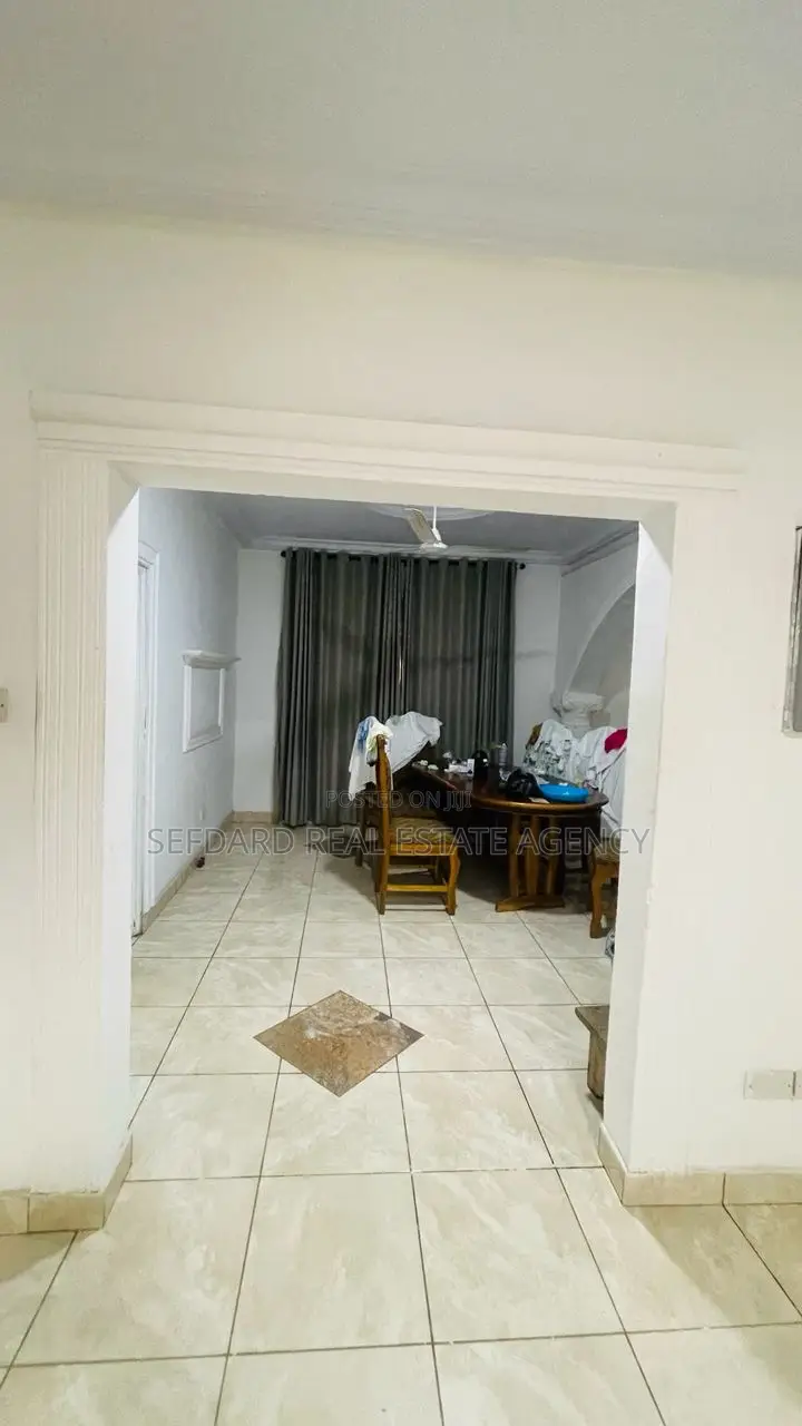 4bdrm House in Sefdard Properties, Amasaman for sale