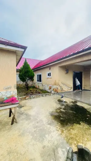 4bdrm House in Sefdard Properties, Amasaman for sale