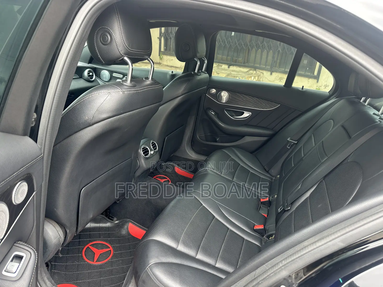 Mercedes-Benz C300 2016 Black