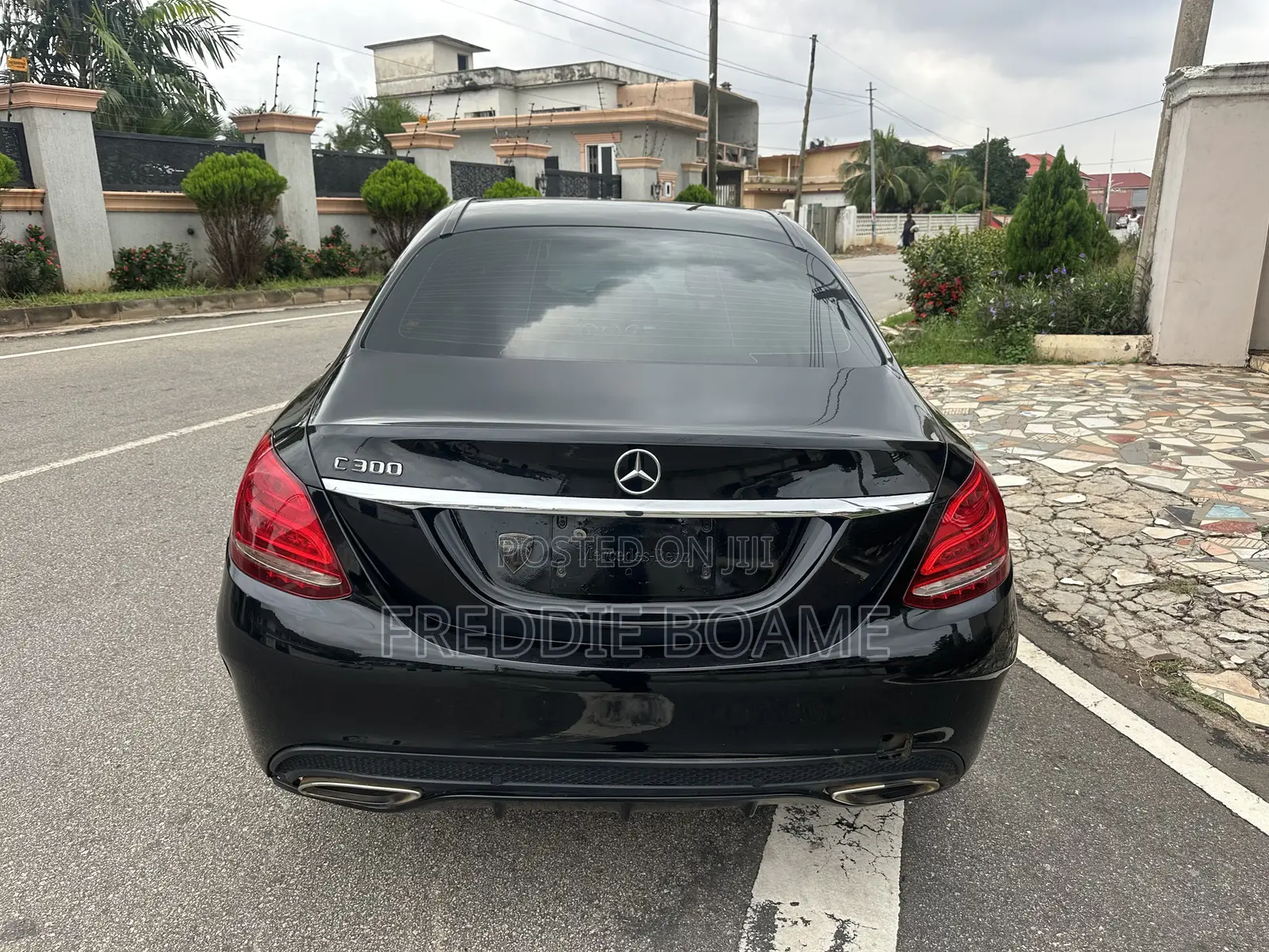 Mercedes-Benz C300 2016 Black