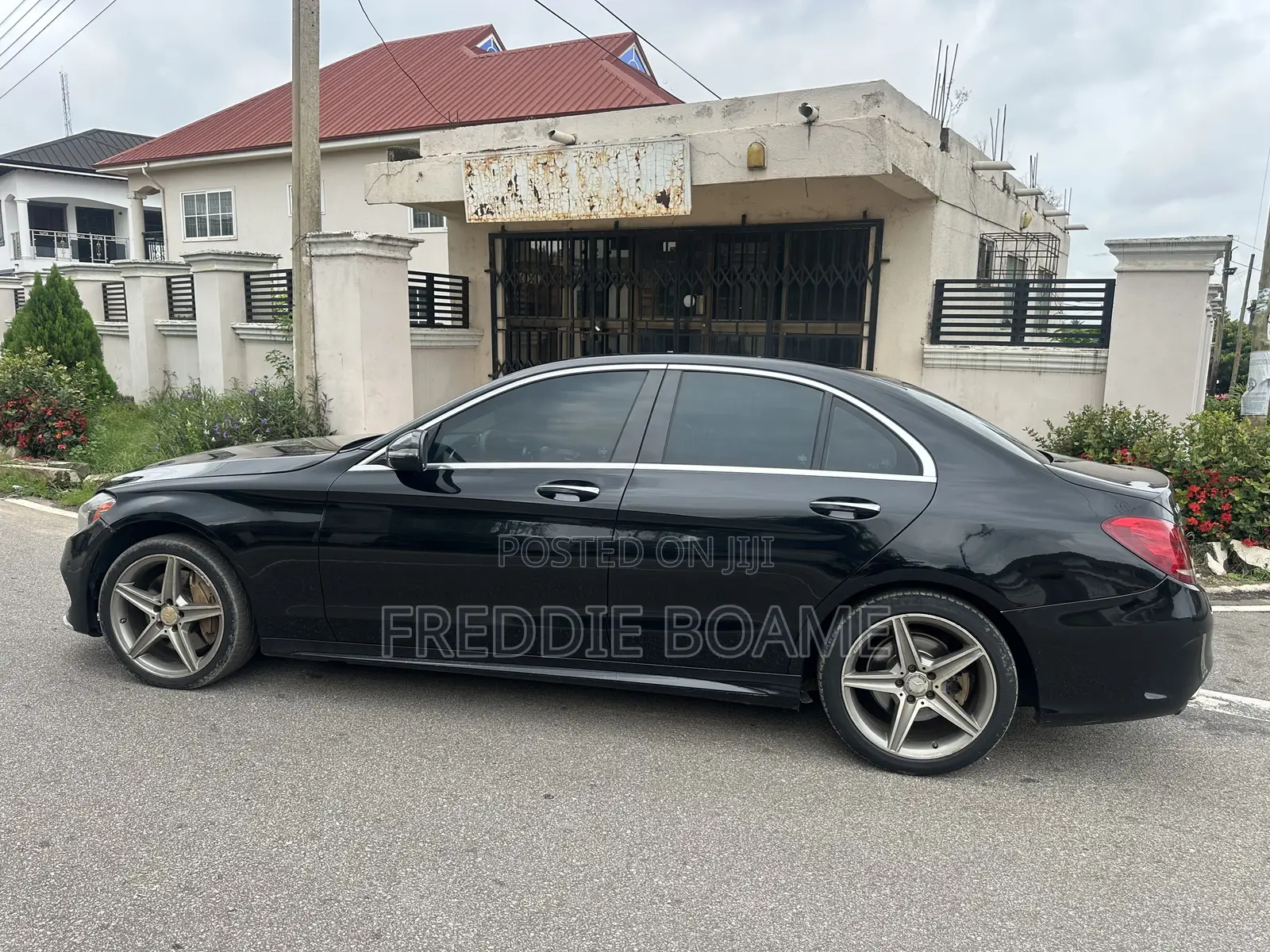 Mercedes-Benz C300 2016 Black