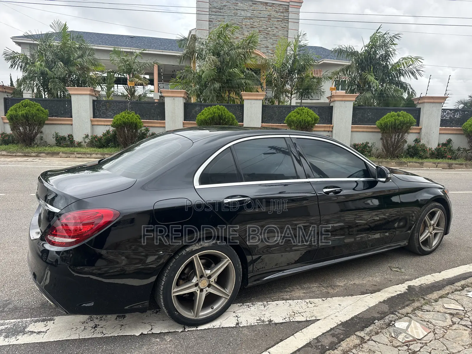 Mercedes-Benz C300 2016 Black