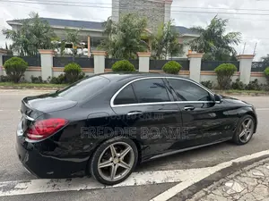 Mercedes-Benz C300 2016 Black