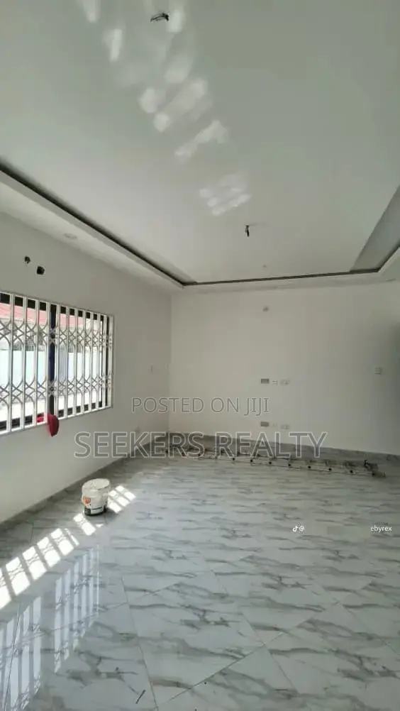 3bdrm House in Seekers Realty, Baatsona Total for sale