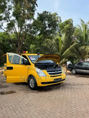 New Hyundai Starex 2011 Yellow