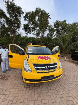 New Hyundai Starex 2011 Yellow