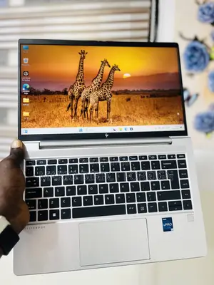 New Laptop HP EliteBook 640 G10 16GB Intel Core i5 SSD 512GB