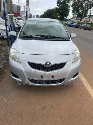 Toyota Belta 2012 Silver