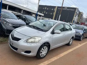 Toyota Belta 2012 Silver