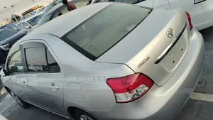 Toyota Belta 2012 Silver