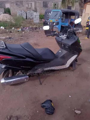 Honda 2010 Black