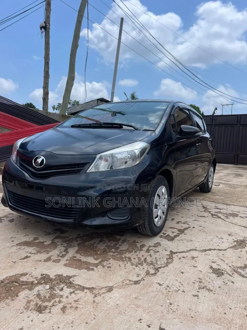 Toyota Vitz 1.3 AWD 3dr 2015