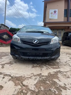 Toyota Vitz 1.3 AWD 3dr 2015