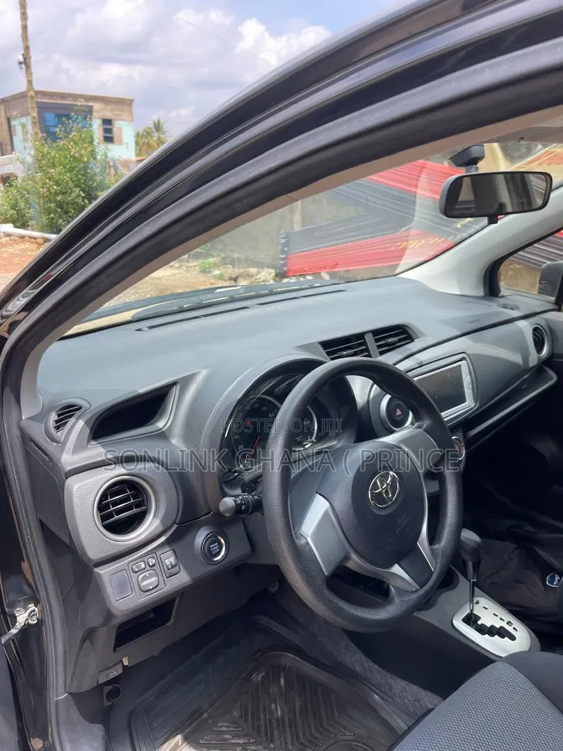 Toyota Vitz 1.3 AWD 3dr 2015